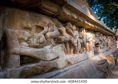 Sculptures depicting people having sex on the walls of ancient temples of Kama Sutra in India Sculptures Depicting People Having Sex On Stockfoto (Jetzt ...