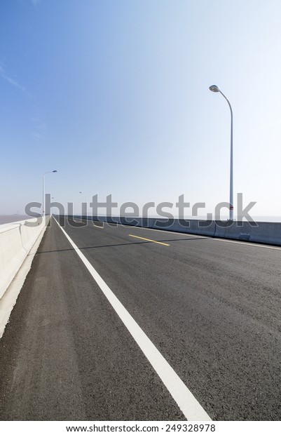 Sea Bridge\
Road