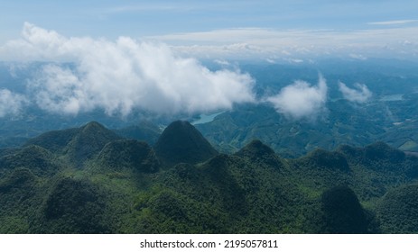 The Sea Of Clouds Above The Peaks In Qujing, Yunnan