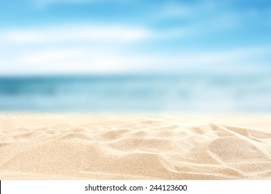 морское песчаное небо и летний день