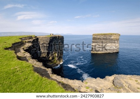 Sea stack at downpatrick head, near ballycastle, county mayo, connacht, republic of ireland (eire), europe