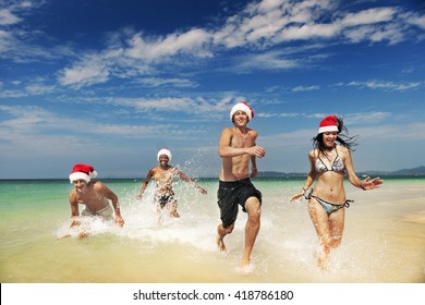 Sea Sunny Vacation Christmas Holiday Friends Concept