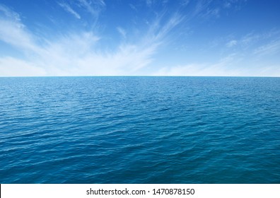 PowerPoint Template: sea-water-surface-on-sky (ilohpopimh)