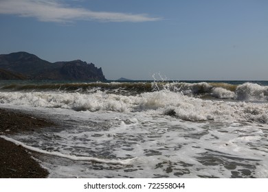 Sea waves
