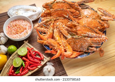 Seafood dish, steamed and cooked blue crab, served with Thai spicy and sour seafood dipping sauce. 
