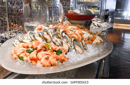 2,571 Seafood on ice buffet Images, Stock Photos & Vectors | Shutterstock