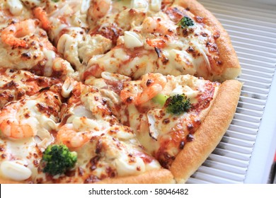 Seafood Pizza