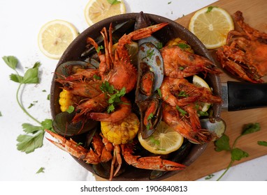 Seafood Platter In A Pan, Cajun Seafood, Seafood Dinner