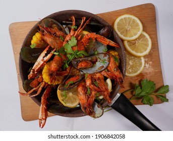 Seafood Platter In A Pan, Cajun Seafood, Seafood Dinner, Flat Lay