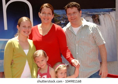 Sean Astin And Family At The World Premiere Of 'Earth'. El Capitan Theatre, Hollywood, CA. 04-18-09