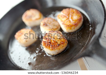 Seared Scallops in Cast Iron Pan