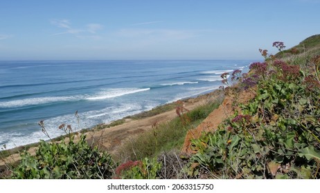 Seascape vista point, viewpoint in Del Mar near Torrey Pines, California coast USA. Frome above panoramic ocean tide, blue sea waves, steep eroded cliff. Coastline overlook, shoreline high angle view