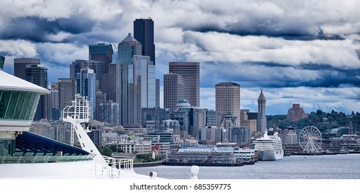 Seattle City Skyline Pier 91 Stock Photo 685359775  Shutterstock