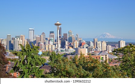 Seattle Cityscape And Mt Rainier