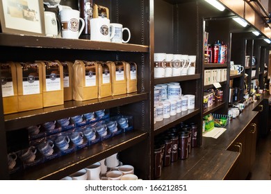 183 Pike place starbucks store Images, Stock Photos & Vectors ...