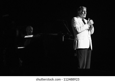 447 Tony bennett Images, Stock Photos & Vectors | Shutterstock