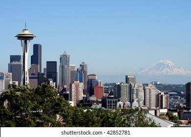 Seattle Skyline With Mt Rainier