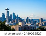 Seattle skyline with Space Needle and Mount Rainier in the background