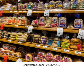 Seattle, WA USA - Circa September 2022: Wide View Of Bagels And English Muffins For Sale Inside A Town And Country Market.