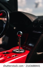 Seattle, WA, USA
March 2, 2022
Lamborghini Murcielago Interior Showing The Gated Manual Shift Knob