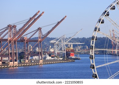 Seattle Washington September 15, 2022 View Of The Great Wheel From Pike Place Market.