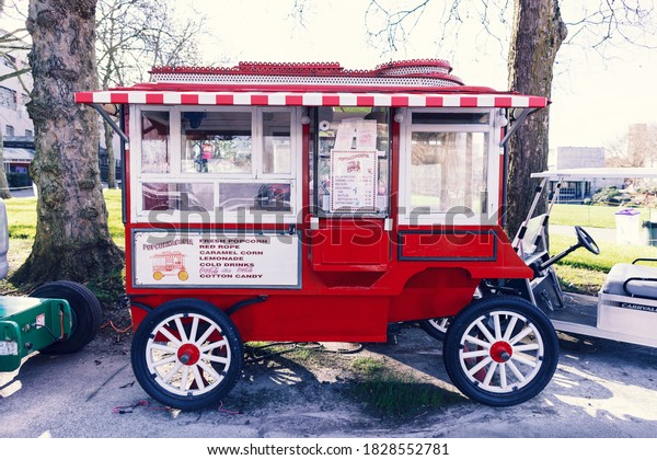 Seattle, Washington, USA - March 2, 2015\
attractive vintage kiosk to sell popcorn, snack and drink in park\
of the Seattle Center