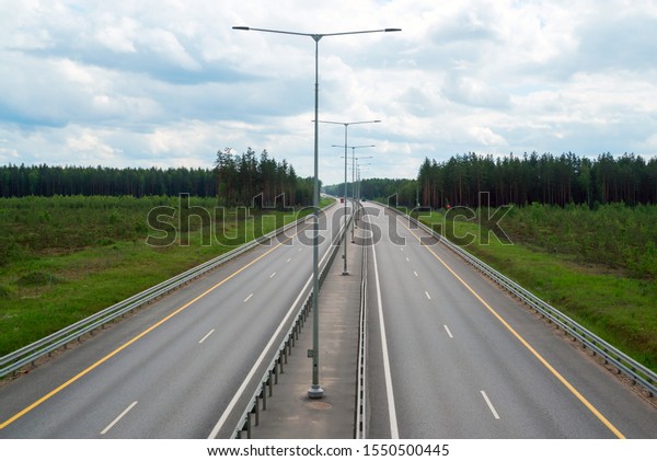 Section of highway M-11. The direction in the
direction of St.
Petersburg
