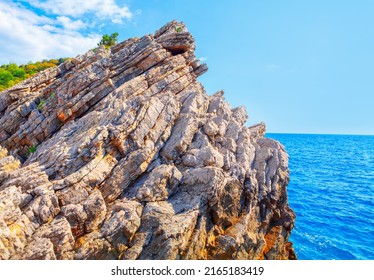 Sedimentary Rock In The Sea . Rocky Isle Scenery 