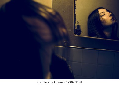 Seductive Mirror Pic Teen