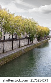 Seine River And Quays Of Saint Louis Island