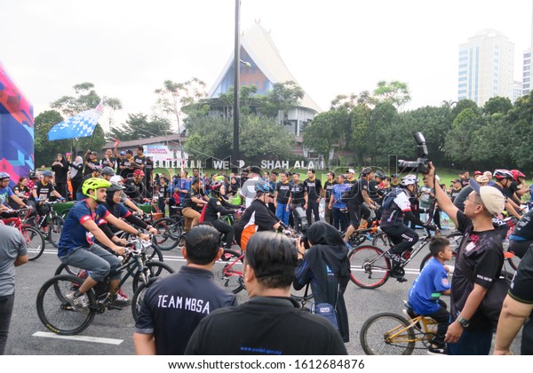  selangor. malaysia.\
12.01.2020. shah alam car free day. it was introduced as part of\
the city low carbon city initiative,to aim to be a low carbon city\
by 2030.