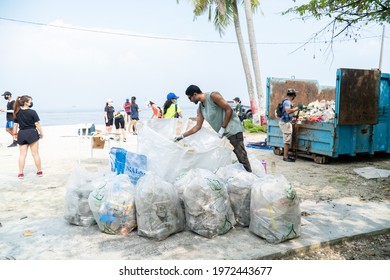 Selangor, Malaysia - April 10, 2021: Beach Cleanup Day Activity In Remis Beach. Volunteer Effort To Protect The Ocean And Fight Ocean Trash