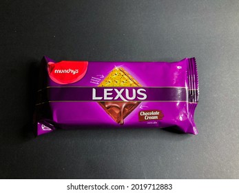 Biskut lexus coklat