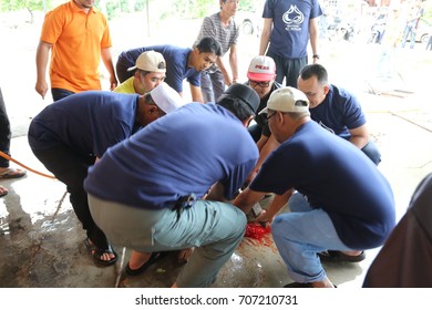 SELANGOR, MALAYSIA – SEPTEMBER 1, 2017: Muslim Malaysia slaughtered a cow to carry out the sacrificial service. 