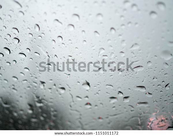 Select focus raindrop on car\
window