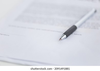 Selective focus of ball pen on document