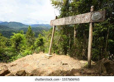 Selective Focus Bukit Teresik Signboard Indicates Foto de stock