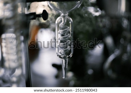 Selective Focus Condenser Test Tubes Glass Borosilicate Lab Extraction Apparatus Distillation Chemistry Lab Glassware Test Tubes Glass Glass Spiral Tube
