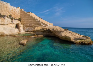 Selective Focus. Tigne Point Beach (Tigné Point Beach) In Sliema, Malta