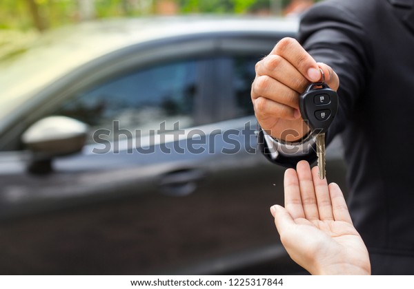 Seller delivers the\
keys to the customer.