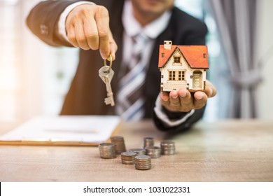 Selling Home,Little House ,money