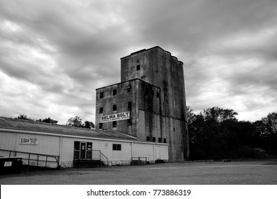 Selma, Alabama USA- October 21, 2017: Building In Downtown Selma Alabama, The Scene Of A Civil Rights Movement And Beginning Of The Selma To Montgomery Voting Rights Trail.