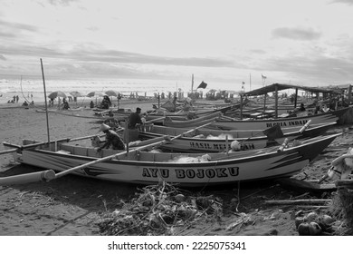 Semarang, Indonesia (11-11-2022): A View Of A Row Of Small Fishing Boats On The Beach