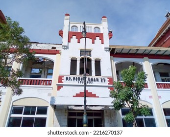 Semarang,indonesia-20 OCT 2022:an Old Historic Building That Used To Be A Magnificent Office In A City Looks A Little Run Down On The Top Floor But Still Beautiful Overall When Viewed During The Day