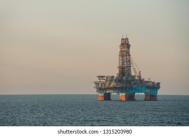 Semi Submersible Drilling Rig