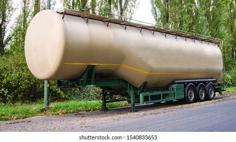 Semi-trailers Of Bulk Tank . Truck Big Cistern . Modern Semi-trailers For Freight Transport . Dry Cargo 