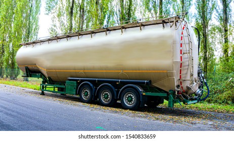 Semi-trailers Of Bulk Tank . Truck Big Cistern . Modern Semi-trailers For Freight Transport . Dry Cargo 