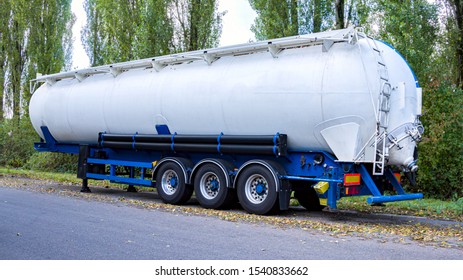 Semi-trailers Of Bulk Tank . Truck Big Cistern . Modern Semi-trailers For Freight Transport . Dry Cargo 