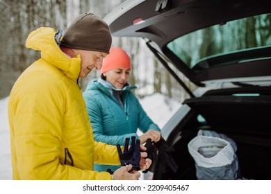 291 Older Fit Couple Hiking Images, Stock Photos & Vectors | Shutterstock