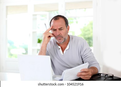 59,210 Puzzled man Images, Stock Photos & Vectors | Shutterstock